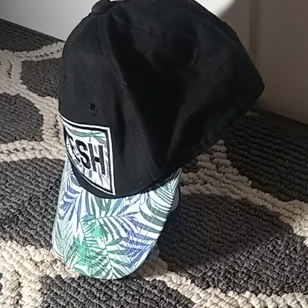 Hat - Picture 4 of 4